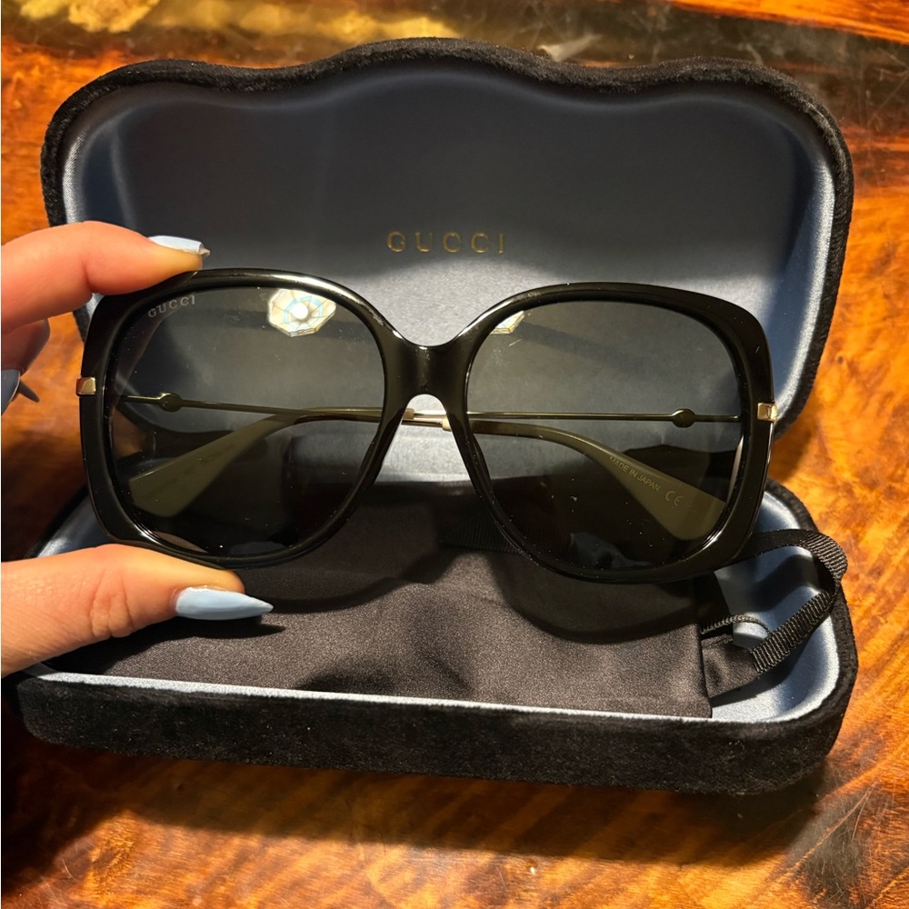 Authentic Gucci sunnies